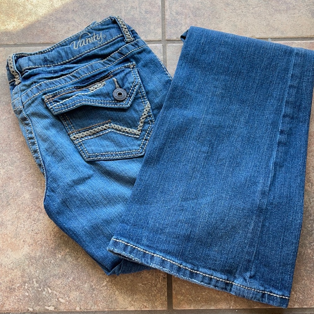 Flared jeans 💕 27x37